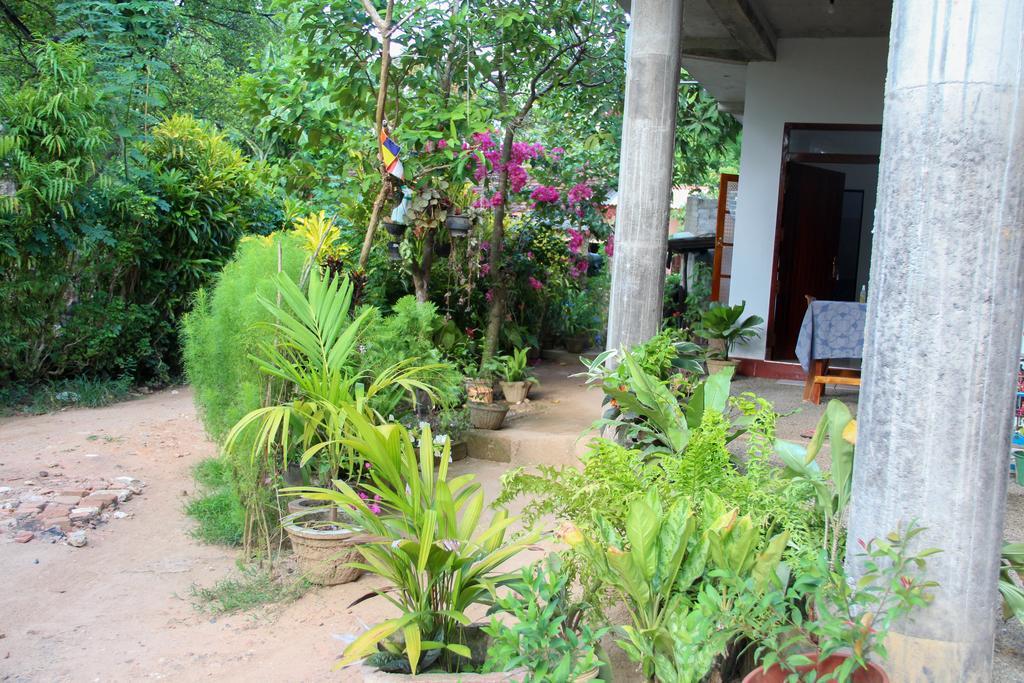 Nethum Rest Hotel Mirissa Exterior photo